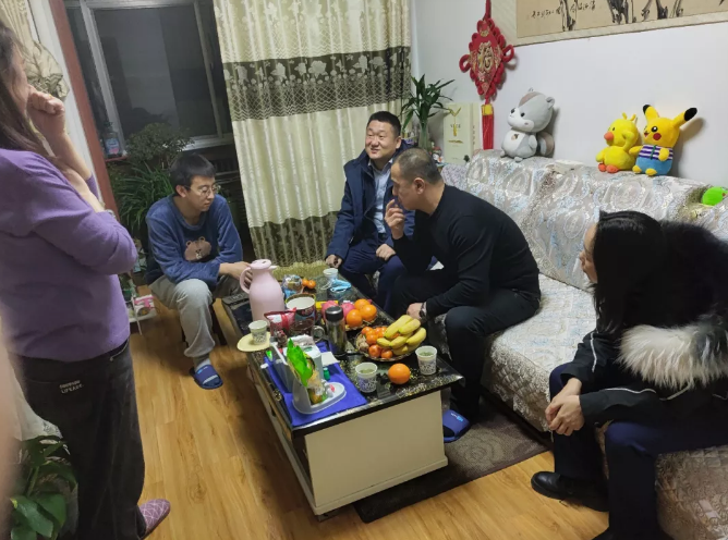 必一平台-必一(中国)官方
产业开发板块深入开展员工家访活动(图2) 必一平台-必一(中国)官方
产业开发板块深入开展员工家访活动(图2)