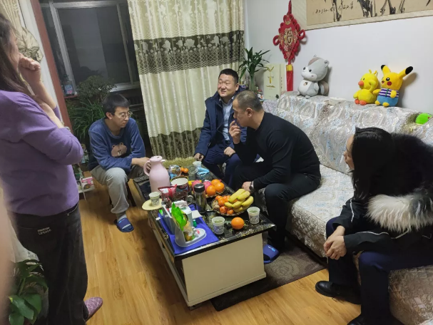 关爱员工冷暖 传递组织温情——必一平台-必一(中国)官方
组织开展员工家访活动(图2) 关爱员工冷暖 传递组织温情——必一平台-必一(中国)官方
组织开展员工家访活动(图2)